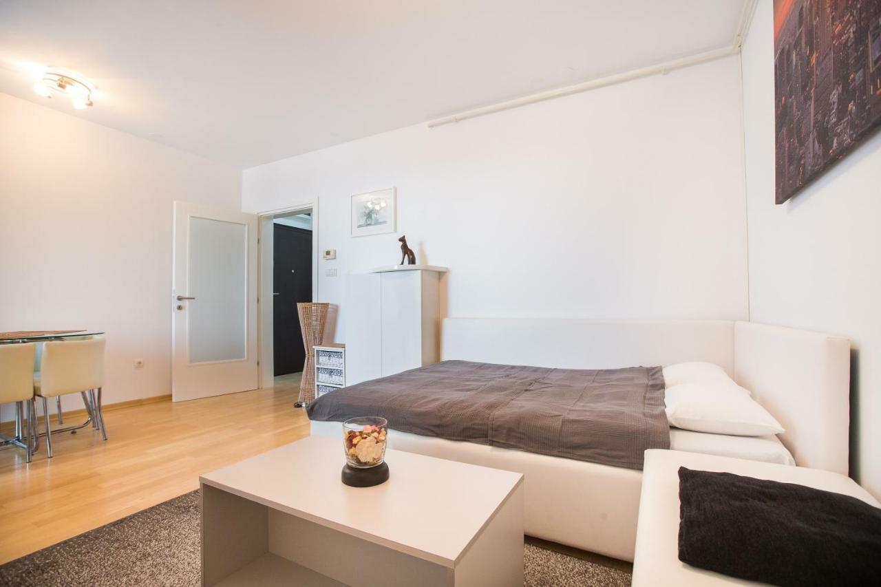 Cozy & Modern Studio With Balcony Zagreb Ngoại thất bức ảnh