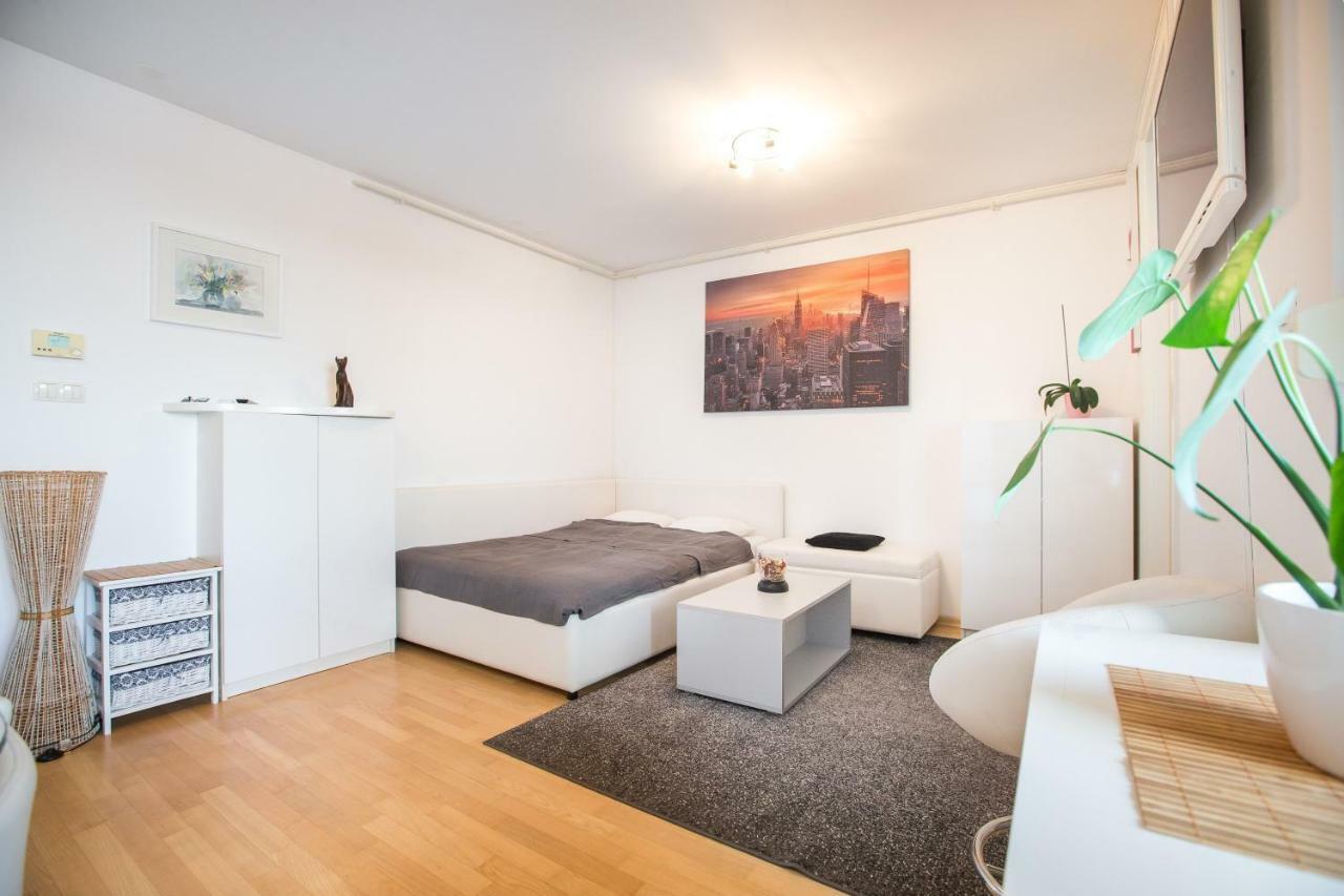 Cozy & Modern Studio With Balcony Zagreb Ngoại thất bức ảnh